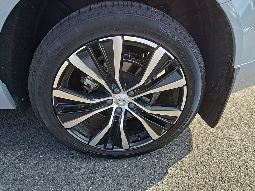 Used 2024 Volvo XC60 B5 Ultimate AWD/4WD image 11