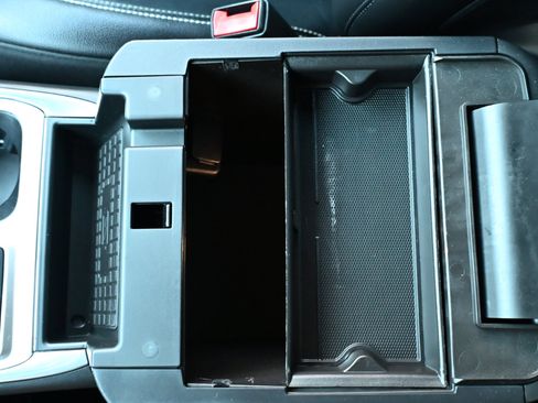 Used 2020 Ford Explorer ST image 25