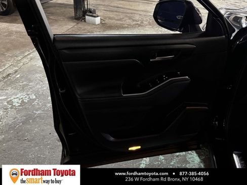 Used 2024 Toyota Highlander XSE AWD/4WD image 15