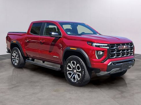 Used 2024 GMC Canyon AT4 w/ AT4 Premium Package AWD/4WD image 3