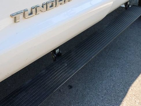 Used 2019 Toyota Tundra SR5 w/ SR5 Upgrade Package AWD/4WD image 9