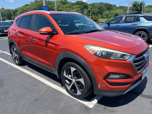 Used 2016 Hyundai Tucson Limited AWD/4WD image 1