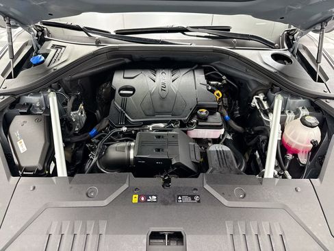 Used 2023 Genesis GV70 2.5T w/ Advanced Package image 28