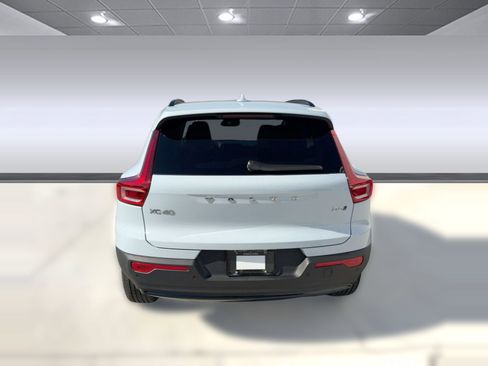 New 2026 Volvo XC40 B5 Plus w/ Protection Package Premier image 10
