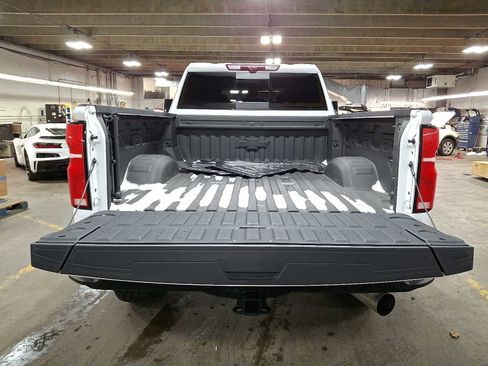 Used 2025 Chevrolet Silverado 2500 ZR2 w/ Technology Package image 29