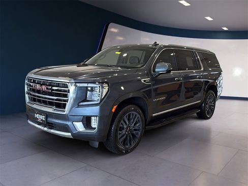 Used 2021 GMC Yukon XL SLT w/ SLT Luxury Package image 3