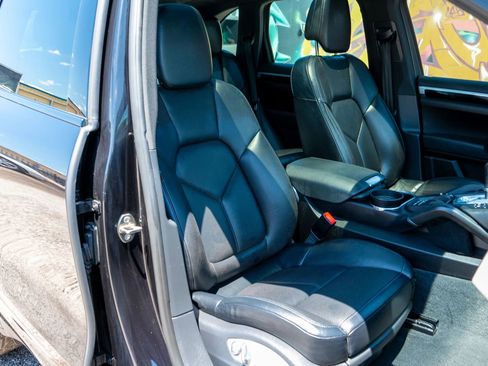 Used 2015 Porsche Cayenne S AWD/4WD image 39