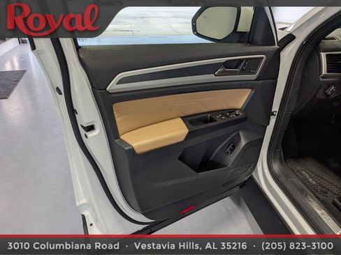 Used 2021 Volkswagen Atlas Cross Sport SEL Premium AWD/4WD image 13