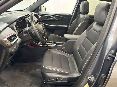Used 2021 Chevrolet TrailBlazer RS w/ Sun and Liftgate Package FWD image 10