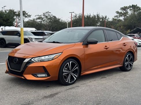 Used 2022 Nissan Sentra SR image 2