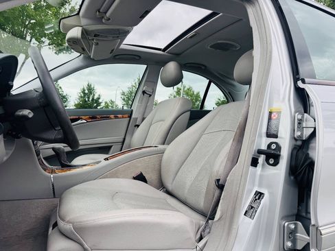 Used 2006 Mercedes-Benz E 350 4MATIC Sedan image 12
