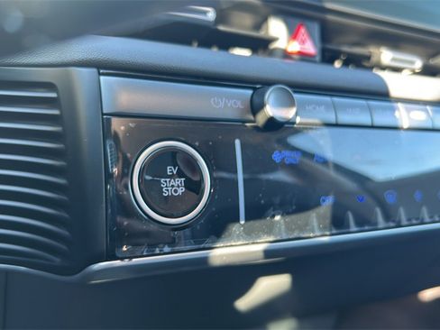 Certified 2025 Hyundai Ioniq 5 SE image 26