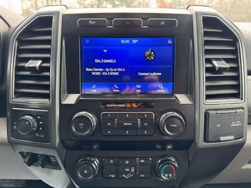 Used 2020 Ford F350 XLT w/ Camper Package image 21