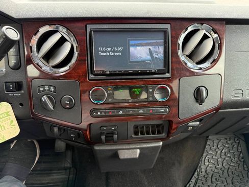 Used 2009 Ford F250 4x4 Crew Cab Super Duty image 15