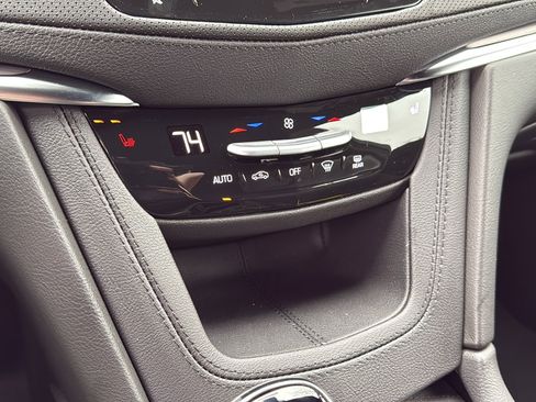 New 2025 Cadillac XT5 Luxury image 22