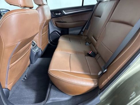 Used 2018 Subaru Outback 3.6R Touring AWD/4WD image 22