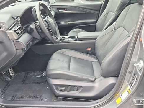 Used 2025 Toyota Camry XSE FWD image 9