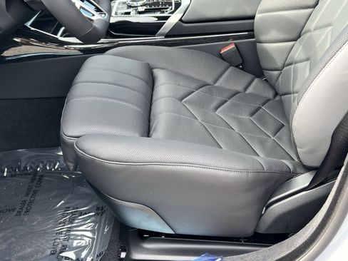 New 2026 BMW 760i xDrive w/ Executive Package AWD/4WD image 11