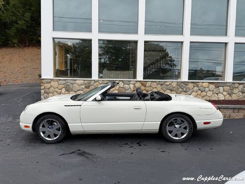Used 2002 Ford Thunderbird image 9
