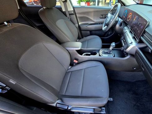 Used 2025 Hyundai Kona SEL image 23