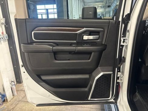 Used 2023 RAM 2500 Laramie AWD/4WD image 35