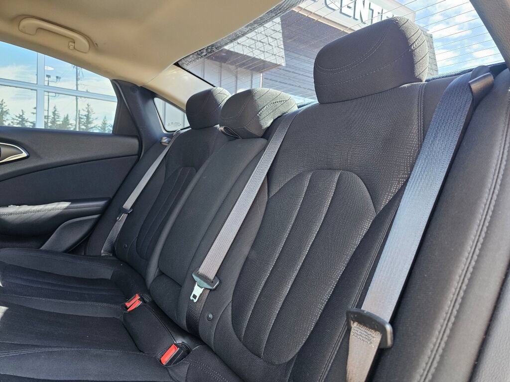 Used 2016 Chrysler 200 LX FWD image 18