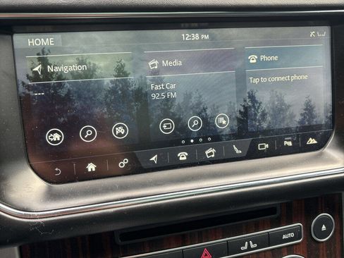 Used 2017 Land Rover Range Rover HSE image 54