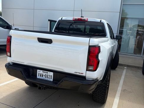 Used 2024 Chevrolet Colorado ZR2 w/ Technology Package AWD/4WD image 4