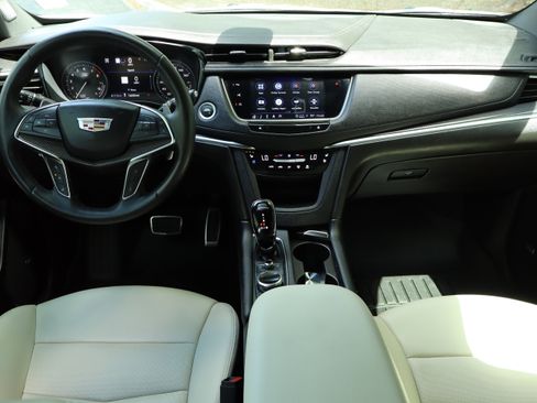 Used 2023 Cadillac XT5 Sportv w/ Technology Package image 24