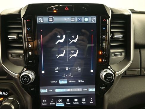 New 2026 RAM 1500 4x4 Crew Cab image 3