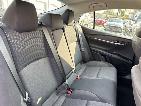 Used 2025 Toyota Camry LE image 9