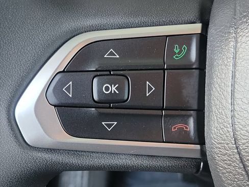 Used 2022 Jeep Compass Latitude FWD image 8
