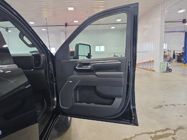 Used 2025 Chevrolet Silverado 3500 LTZ w/ LTZ Premium Package AWD/4WD image 32