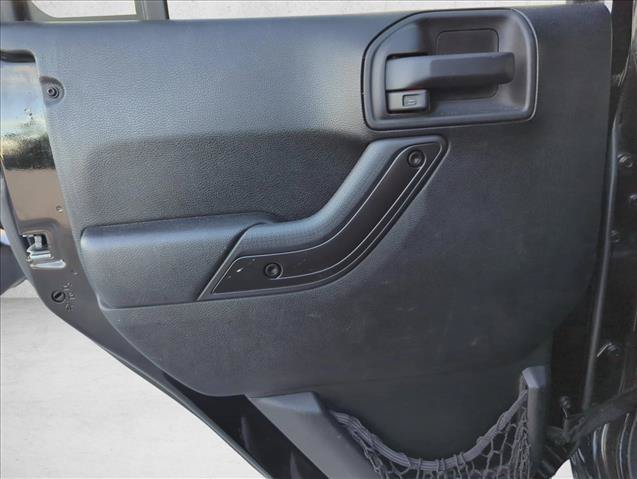Used 2017 Jeep Wrangler Unlimited Sahara AWD/4WD image 10