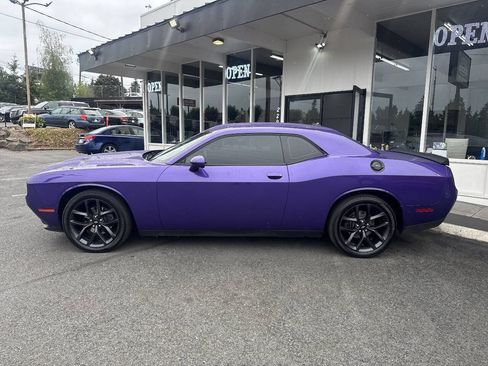 Used 2019 Dodge Challenger SXT w/ Blacktop Package RWD image 3