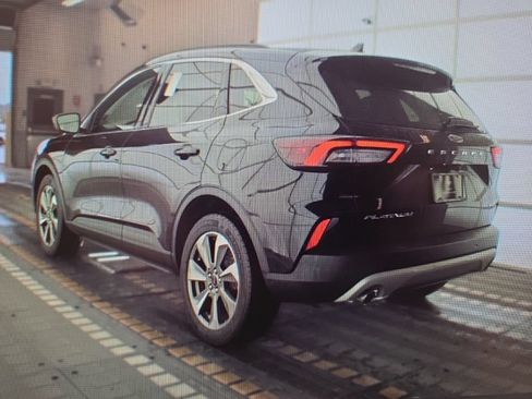 Used 2023 Ford Escape Platinum AWD/4WD image 4