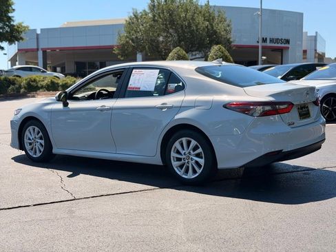 Used 2024 Toyota Camry LE FWD image 9