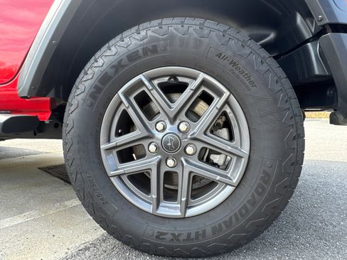 Used 2025 Jeep Wrangler Unlimited Sport AWD/4WD image 21