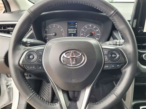 Certified 2023 Toyota Corolla Cross LE w/ Moonroof Package image 28