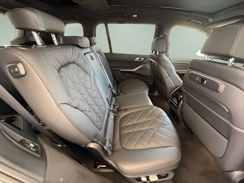 Used 2026 BMW X7 xDrive40i AWD/4WD image 36