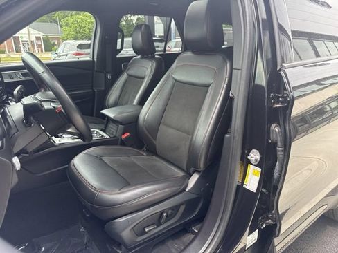 Used 2022 Ford Explorer ST-Line w/ Class IV Trailer Tow Package AWD/4WD image 11