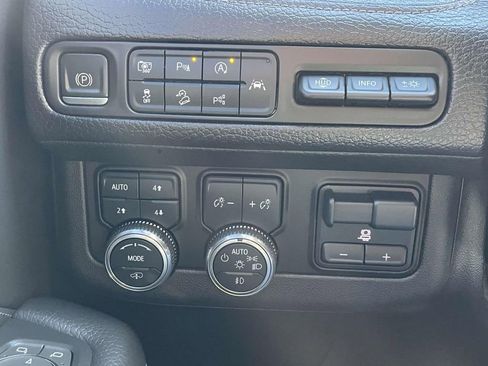 Used 2023 GMC Yukon Denali w/ Denali Reserve Package image 29