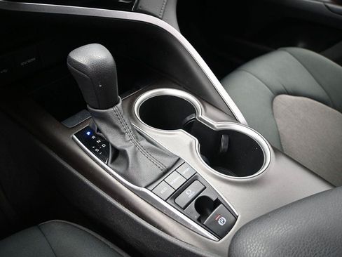 Used 2023 Toyota Camry LE AWD/4WD image 5