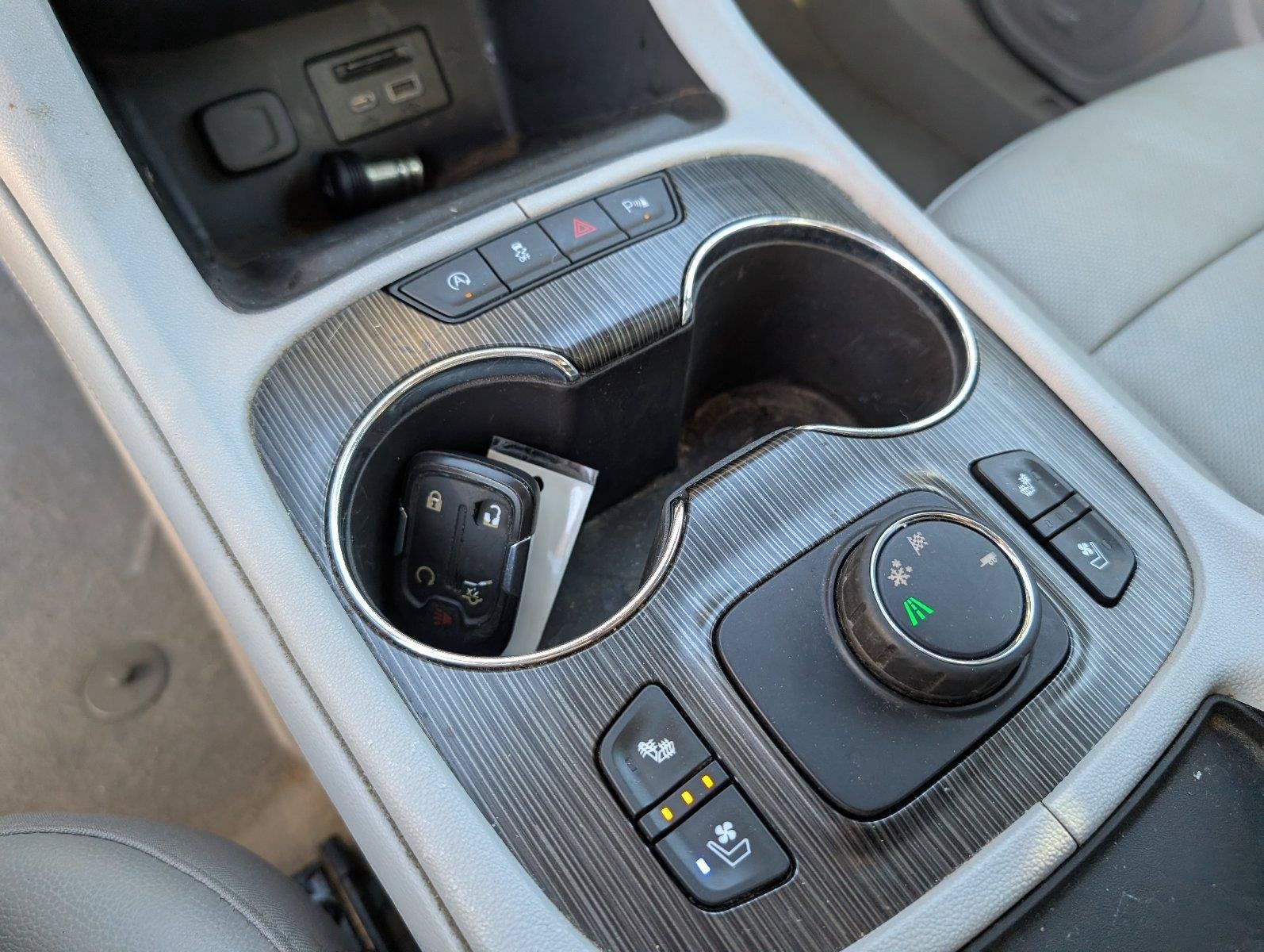 Used 2020 GMC Acadia SLT w/ Premium Package FWD image 19