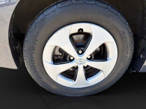 Used 2014 Toyota Prius Three FWD image 23
