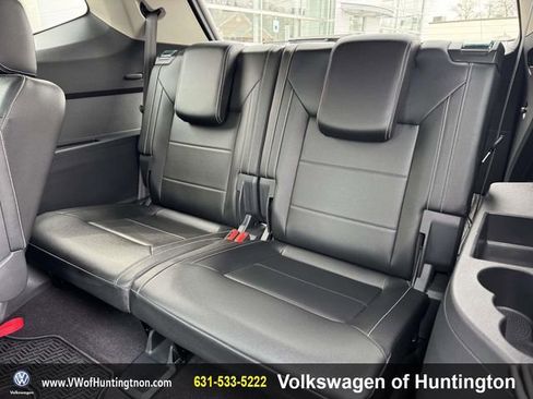 Certified 2021 Volkswagen Atlas SE w/ Panoramic Sunroof Package image 11