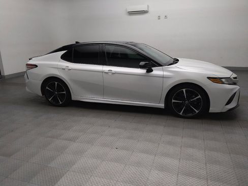 Used 2019 Toyota Camry XSE w/ Navigation Package image 11