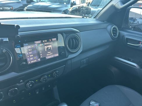 Used 2019 Toyota Tacoma TRD Off-Road image 45