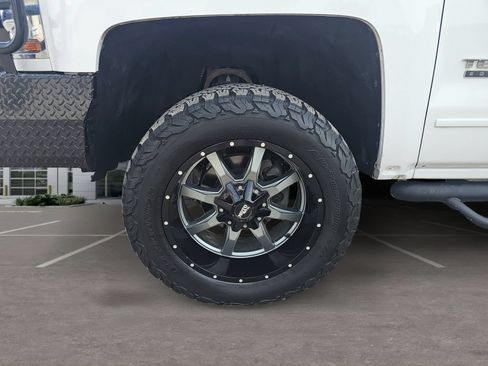 Used 2018 Chevrolet Silverado 1500 LT w/ Texas Edition AWD/4WD image 10