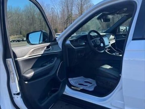 New 2026 Jeep Grand Cherokee L Limited image 37